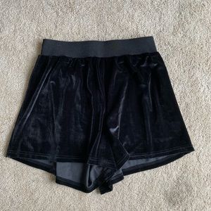 Velvet short